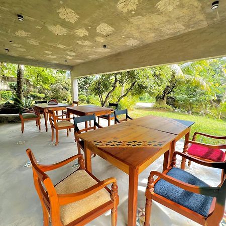 Muthu Nila Villas- Mirissa Bagian luar foto