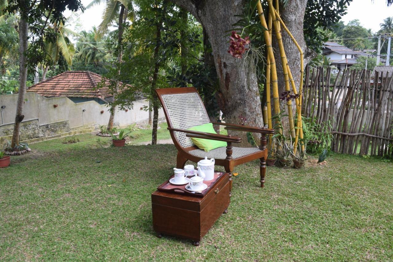 Muthu Nila Villas- Mirissa Bagian luar foto