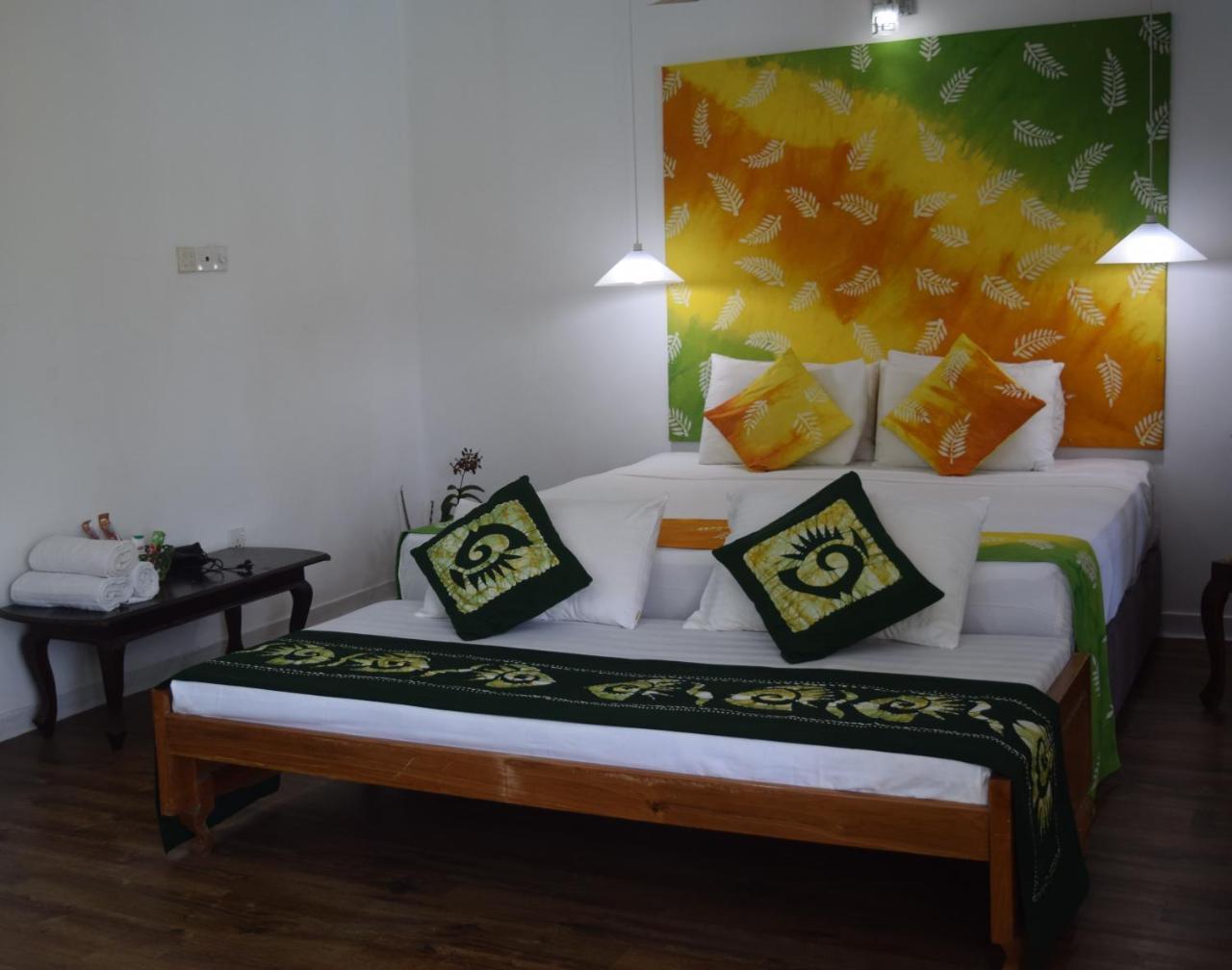 Muthu Nila Villas- Mirissa Bagian luar foto